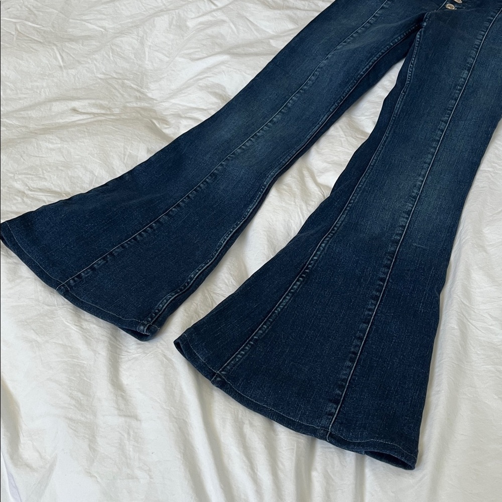 Free People dark wash stretchy 70’s style bell bottoms high rise flare buttonfly - Picture 3 of 10
